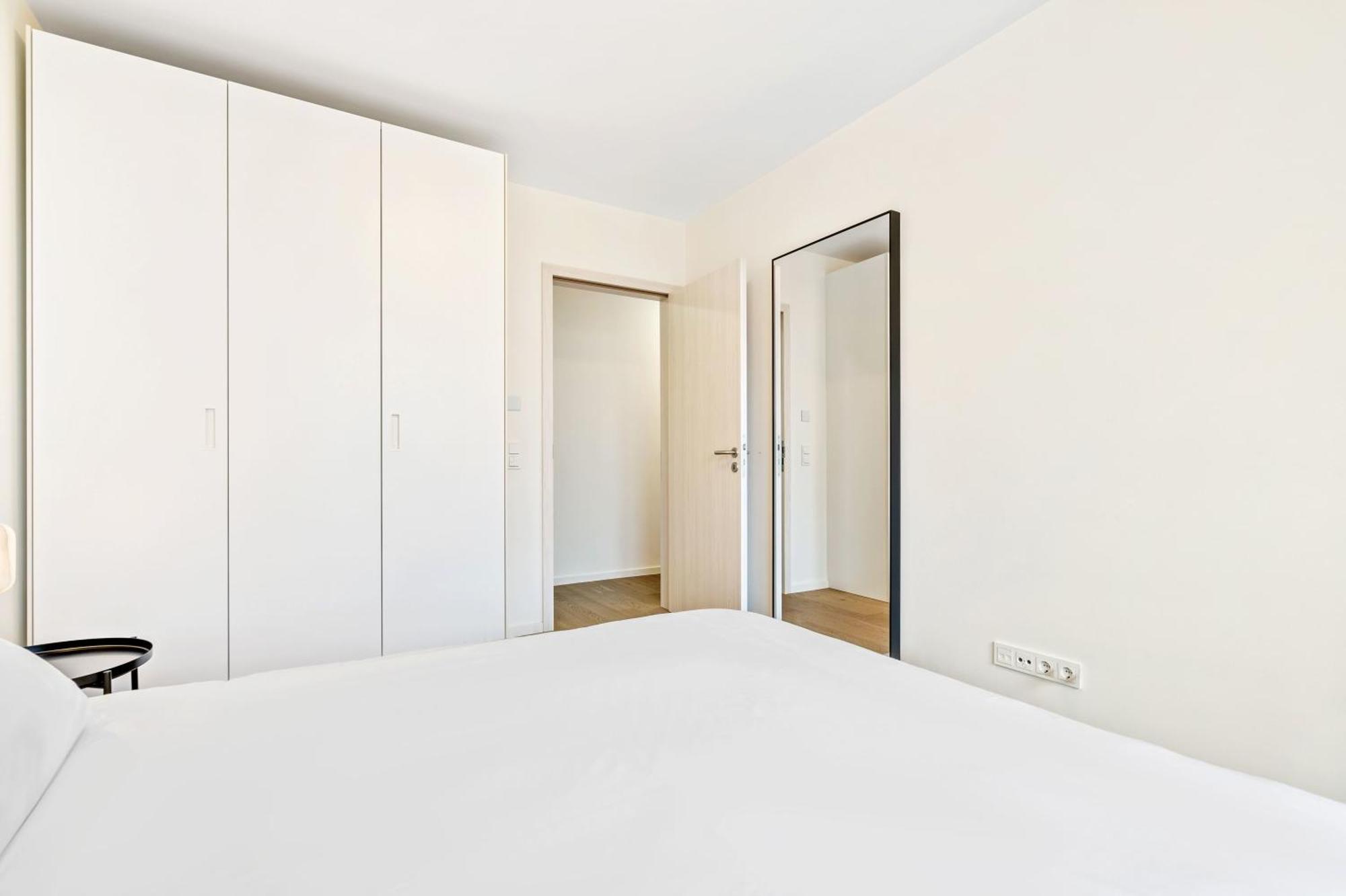 Modern 2BR Apartment with Pool & City Views Luxemburg Exterior foto